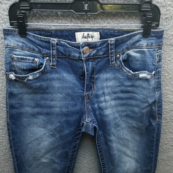 Daytrip Women's 28 Virgo Blue Cropped Bootcut Jeans 31.75" 24.25" 9" - Picture 2 of 12